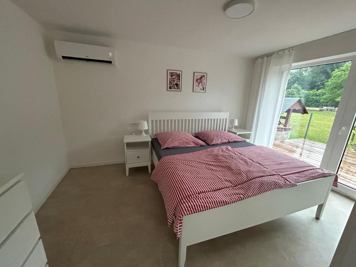 Red Travel Apartment Dvůr Králové nad Labem Dış mekan fotoğraf